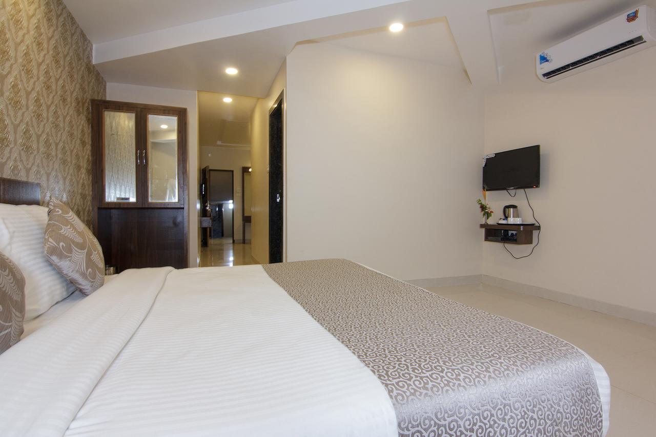 Strand Resort Лонавала Екстериор снимка